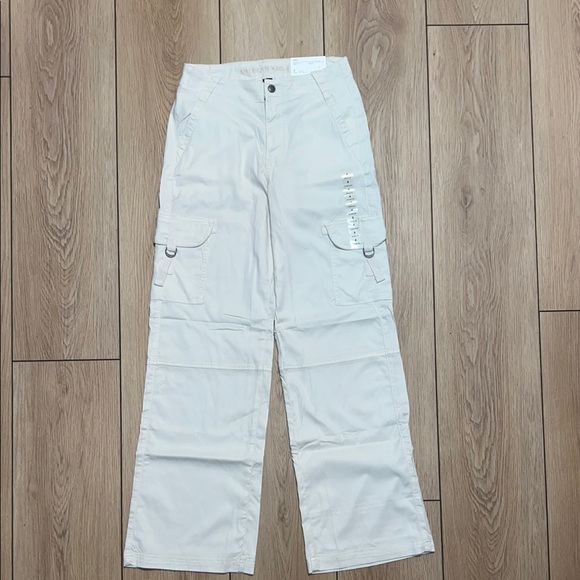 NWT - American Eagle Outfitters Light Beige Cargo Pants - Picture 5 of 13